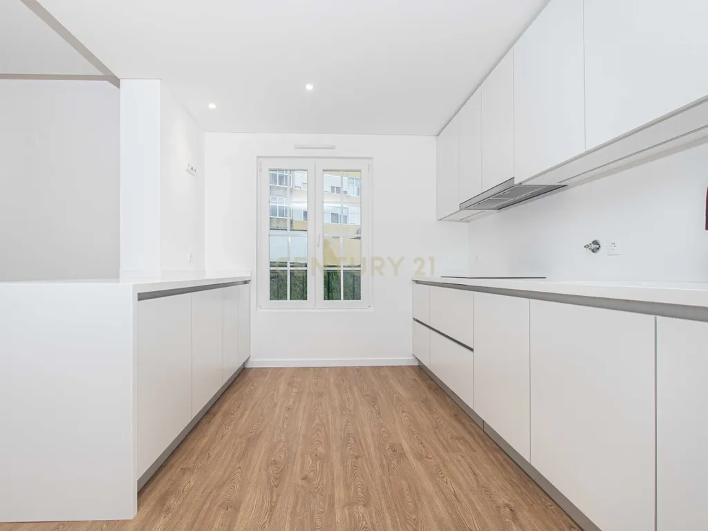 Apartamento T2 Urbanização Neudel na Amadora, a estrear - Image 8