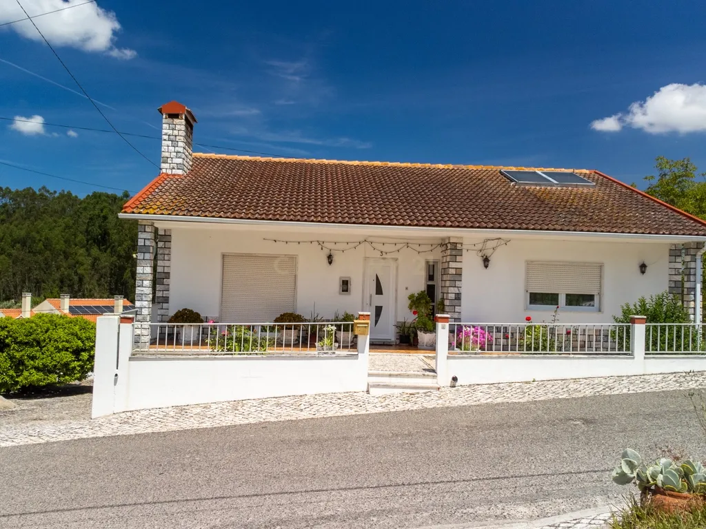 Casa T3 com Jardim e Vista para a Montanha em Cadaval, Lisboa - Image 5