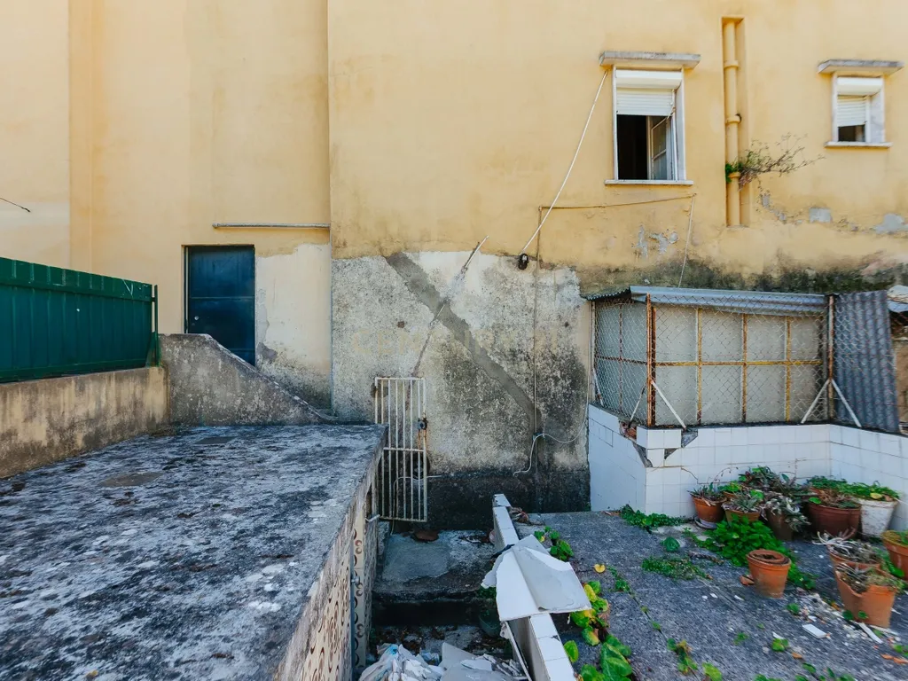 Apartamento T3 para Remodelação com Terraço | Alvito | Lisboa - Image 23
