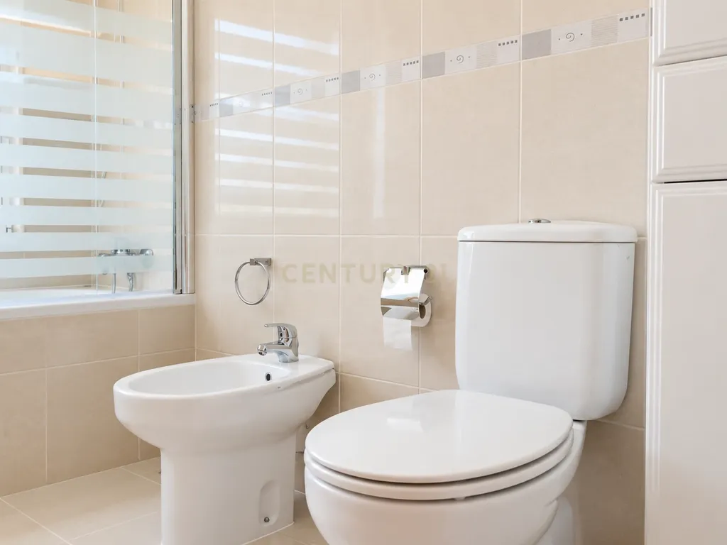 Moradia T4 com Piscina, Espaço Gourmet e Excelente Exposição Solar - Image 27