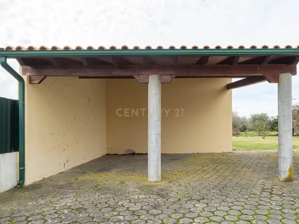 Moradia T5 - C/ terreno - Excelente estado - Image 74