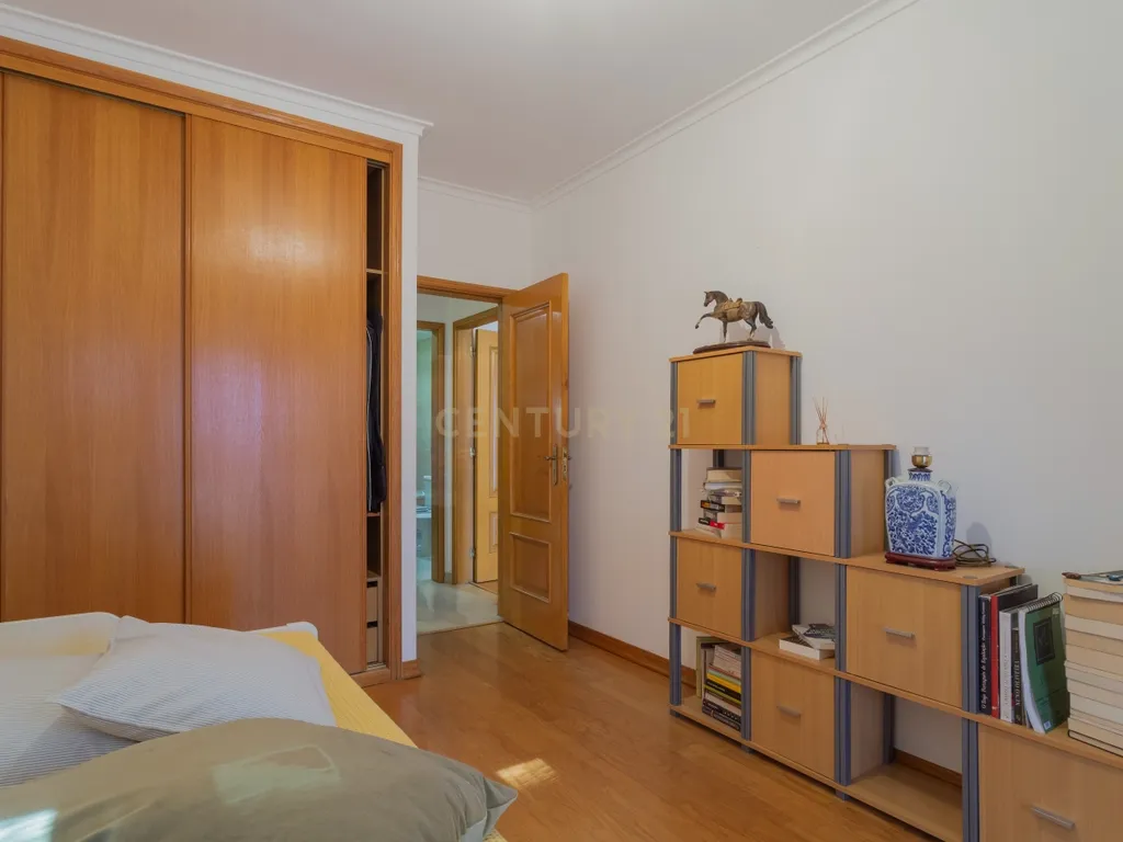 Apartamento T2, sito na localidade de Cova da Piedade, concelho de Almada. - Image 5