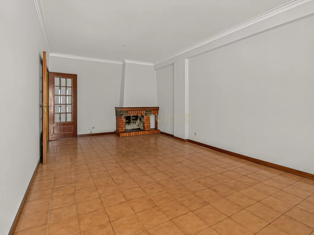 T3 com Garagem no Centro de Braga - Image 3