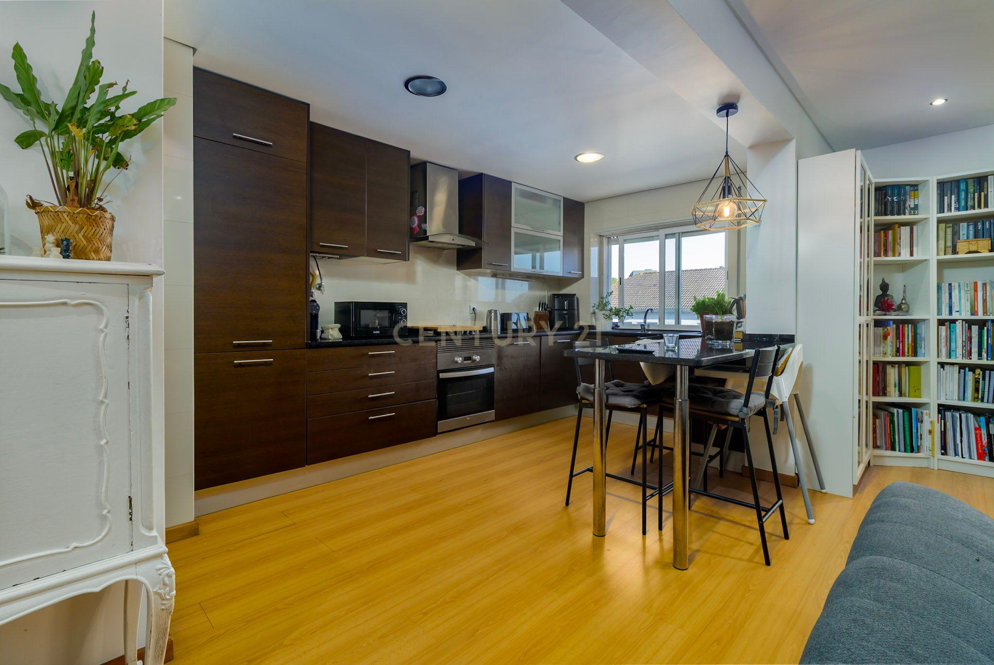 Fotografia 4 de Apartamento T2 Remodelado - Ótima localização