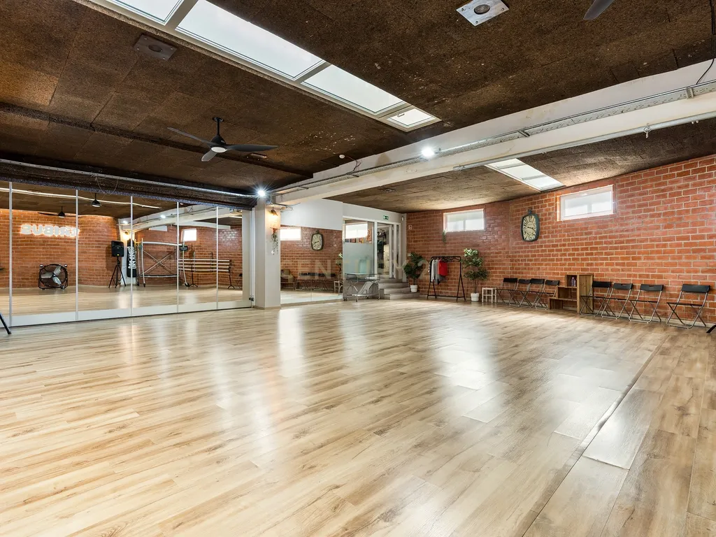 Oportunidade Única de Investimento: Espaço de 300m² no Jamor (Yield 9%) - Image 4