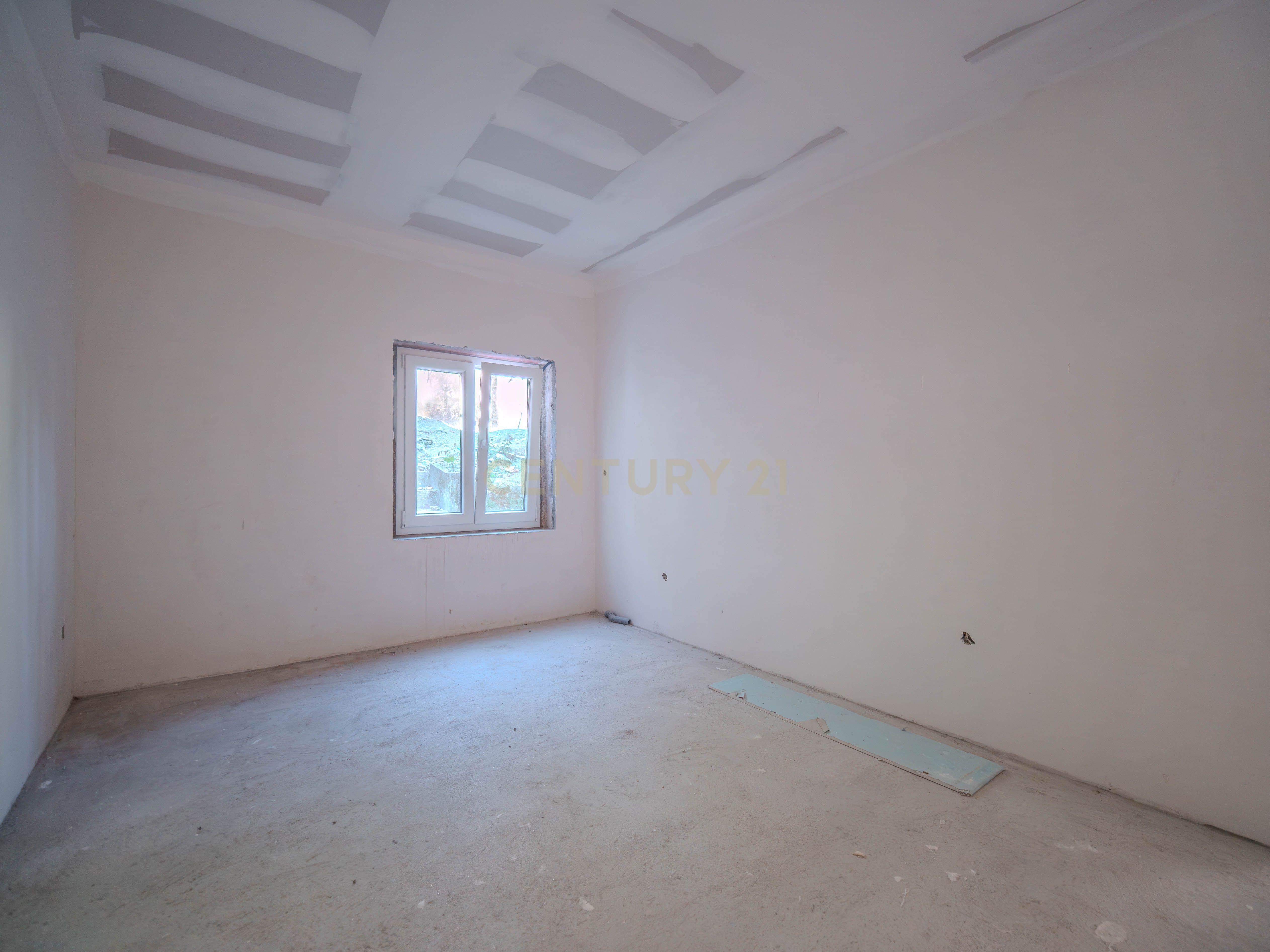 Fotografia 11 de Moradia T3 com Espaço Comercial | São Pedro da Cova (Adega Azul)