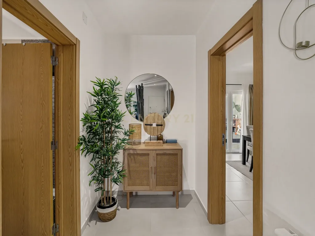 Moradia T3 isolada com garagem, Quinta do Conde - Image 13