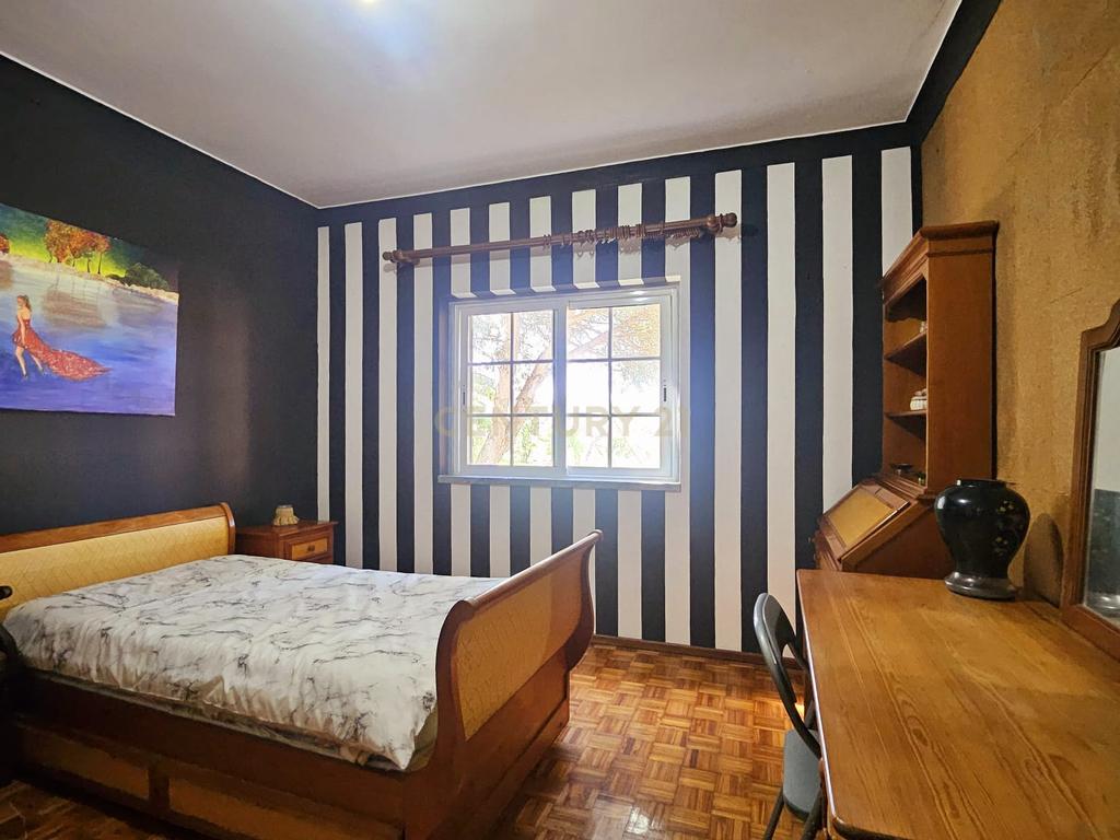 Moradia Unifamiliar T4 com Vista Desafogada e Grande Lote de Terreno na Quinta da Condessa - Image 34