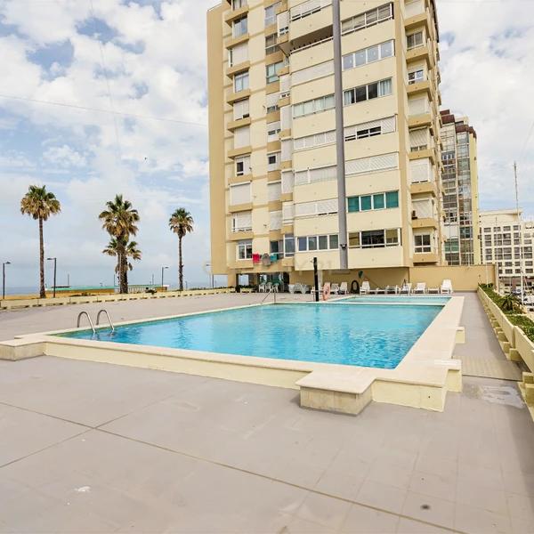 Apartamento T2, Costa da Caparica, 1ª linha de praia - Image 2