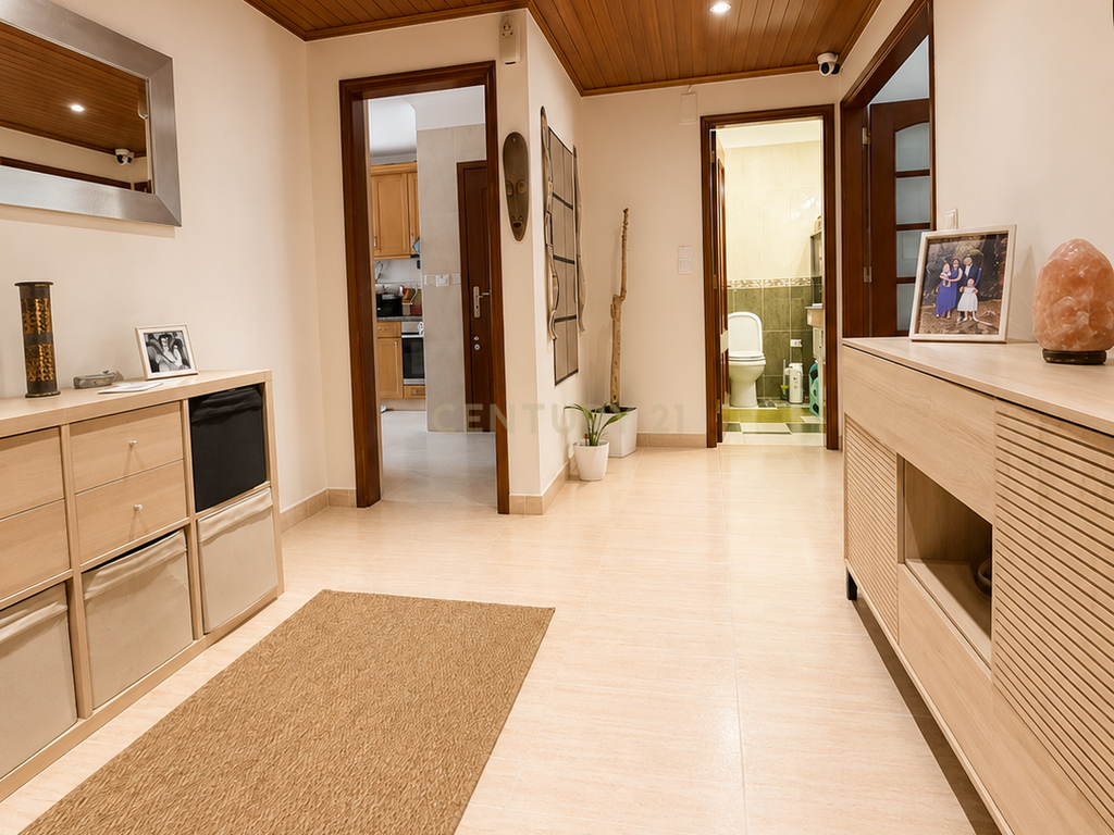 Apartamento T2 com Parqueamento | Rio de Mouro | Casais de Mem Martins - Image 4