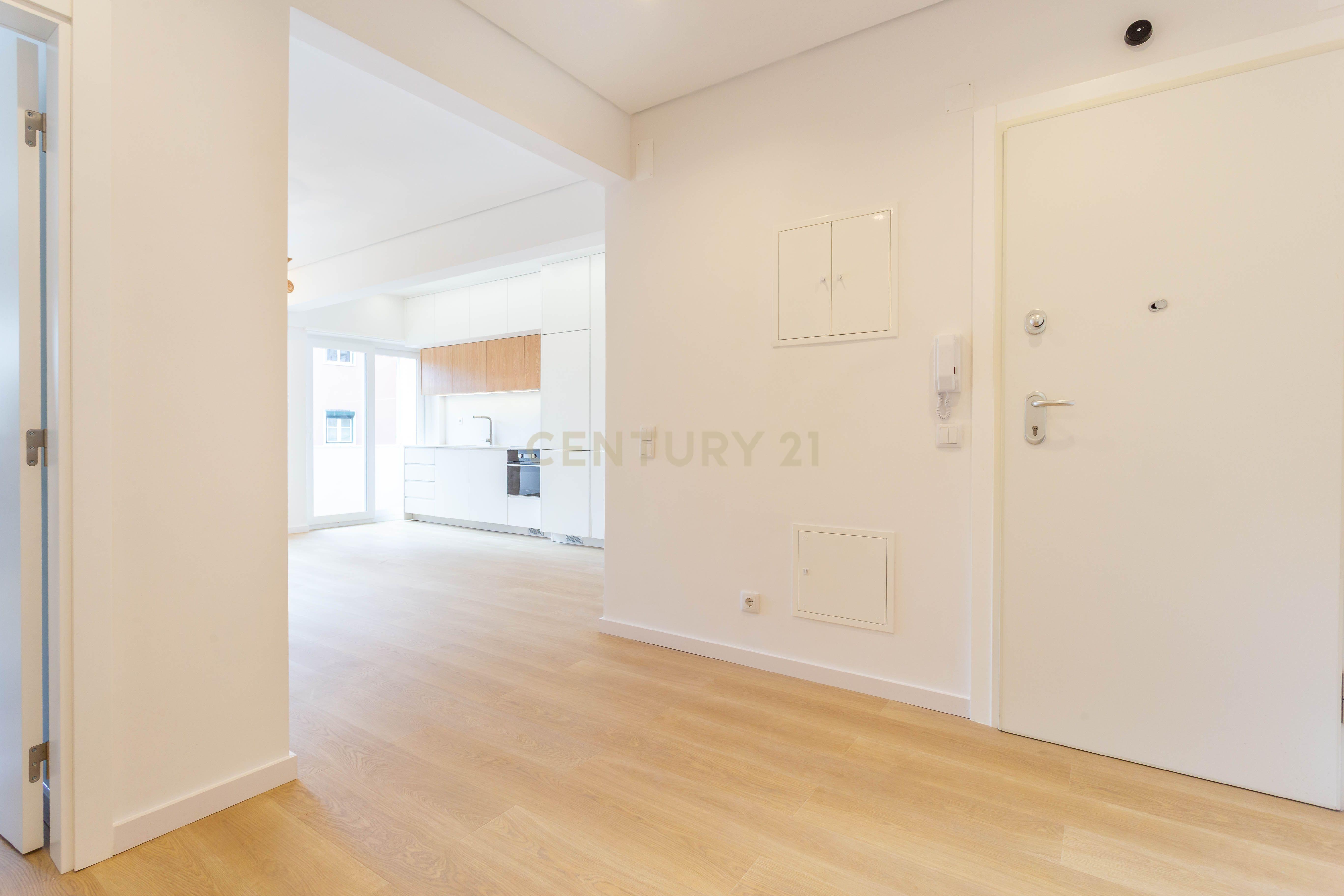 Fotografia 7 de T2 Totalmente Remodelado | Rua da Senhora da Glória – Lisboa