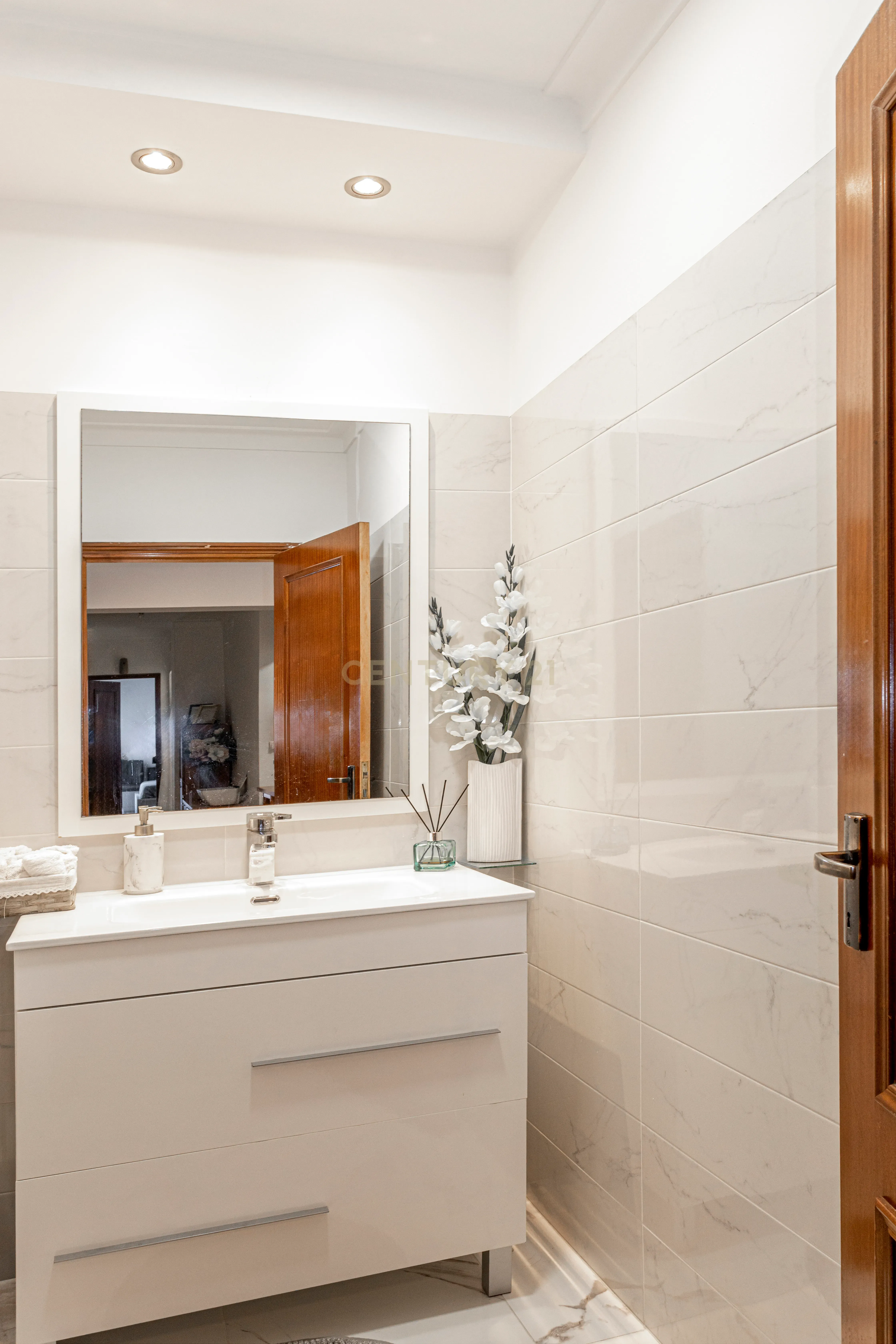 Apartamento T2+1 – Como Novo – Rinchoa, Rio de Mouro - Image 7