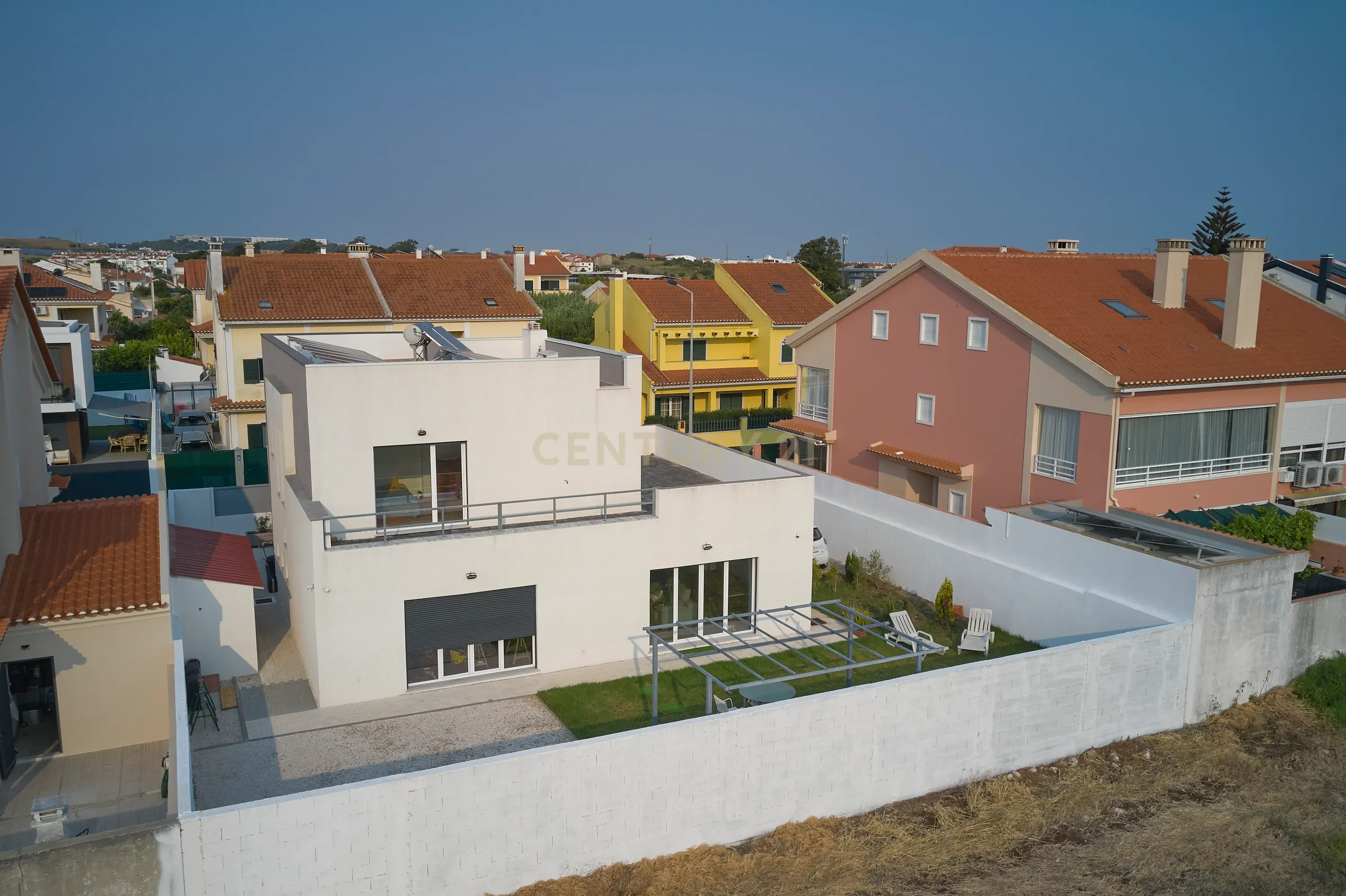 Fotografia 7 de Moradia Contemporânea T3 + Escritório, com Jardim e Painéis Solares em São Domingos de Rana, Cascais