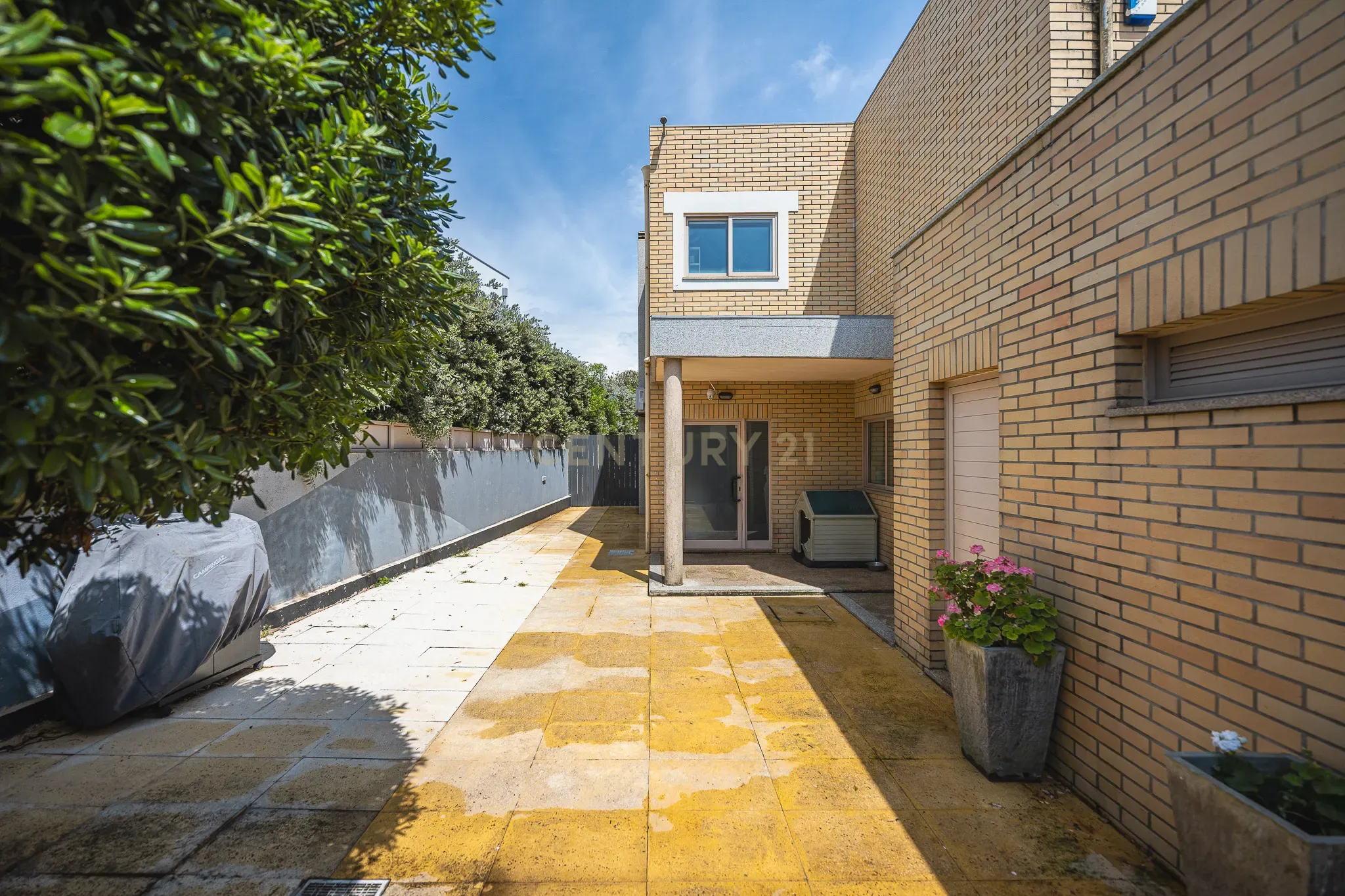 Fotografia 7 de Moradia T4 com piscina e jardim a 2 passos  da praia  Lavra – Matosinhos