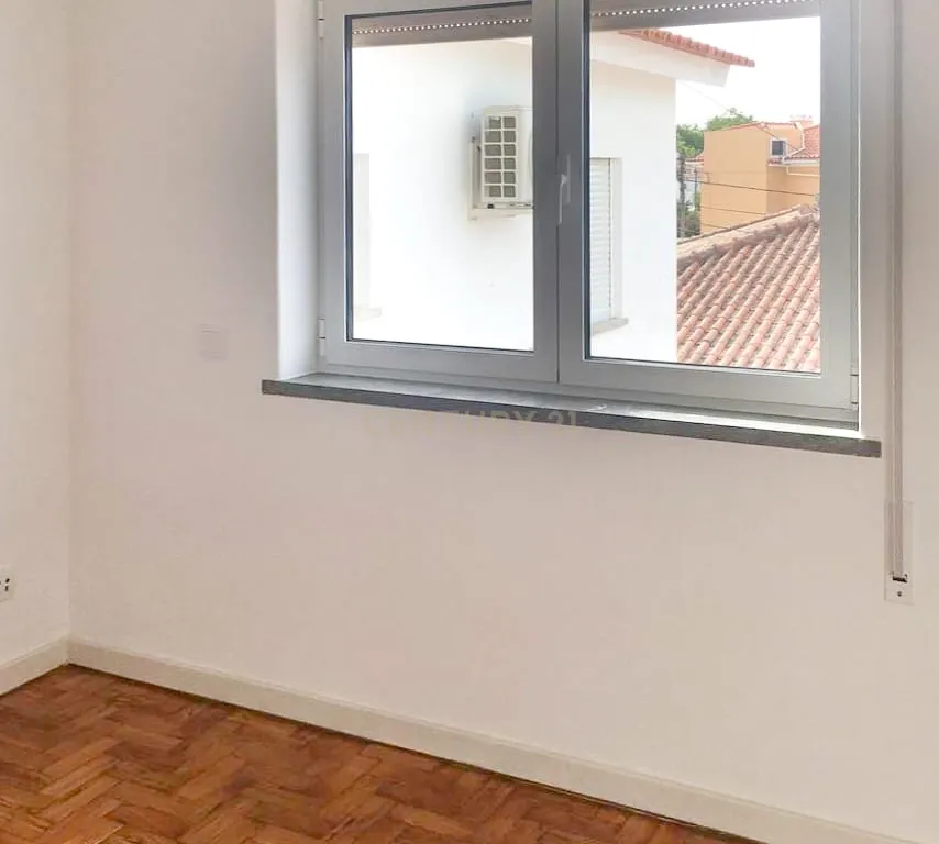 🏡 Moradia Geminada T2 Renovada para arrendamento no Livramento – Perto das Praias e de Lisboa - Image 19