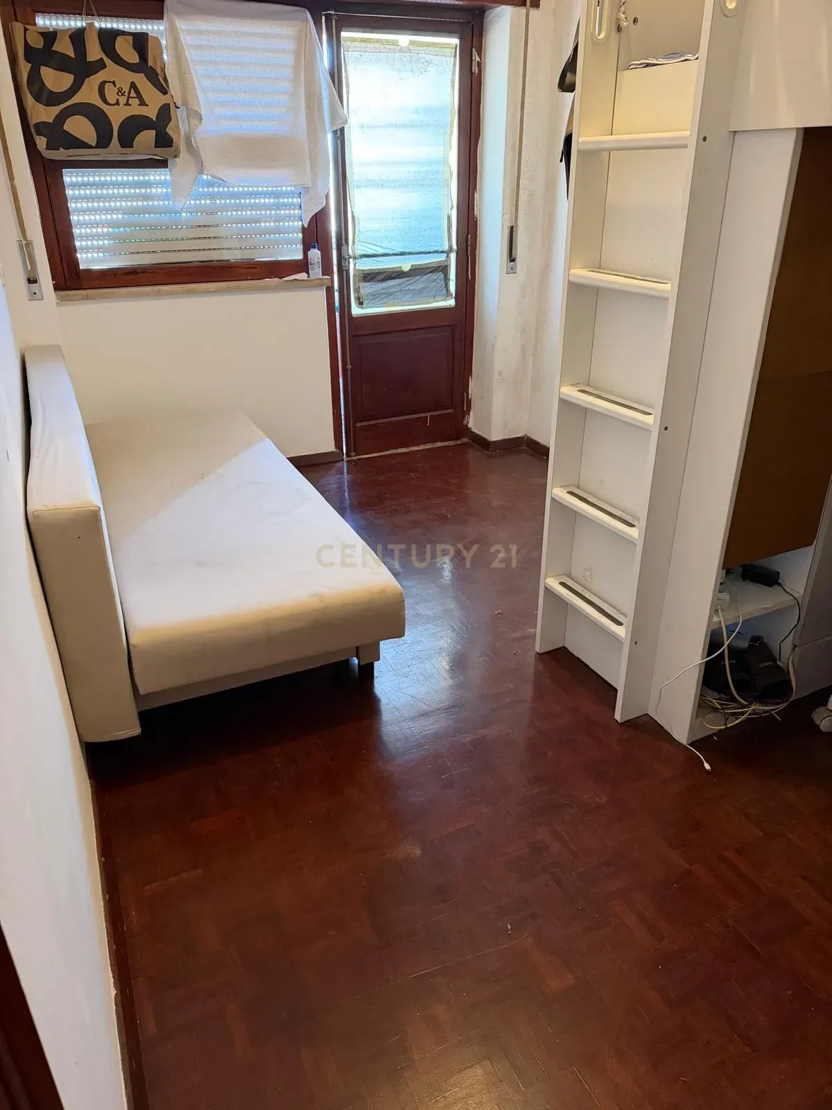 Fotografia 6 de Apartamento T1 com Terraço de 125 m² no Centro do Barreiro