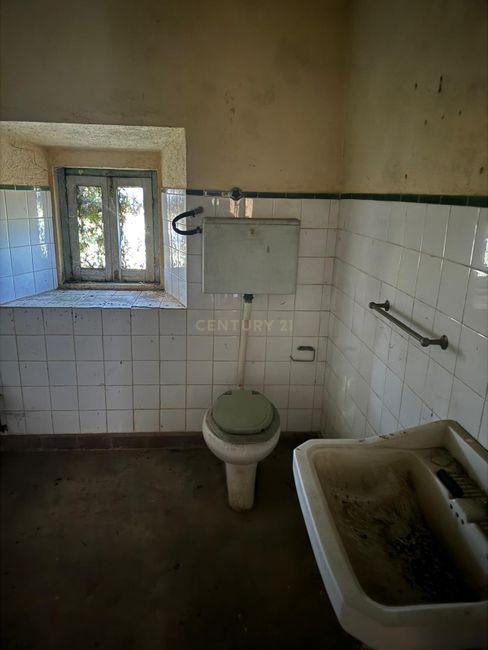 Moradia senhorial para reconstrução - Image 11