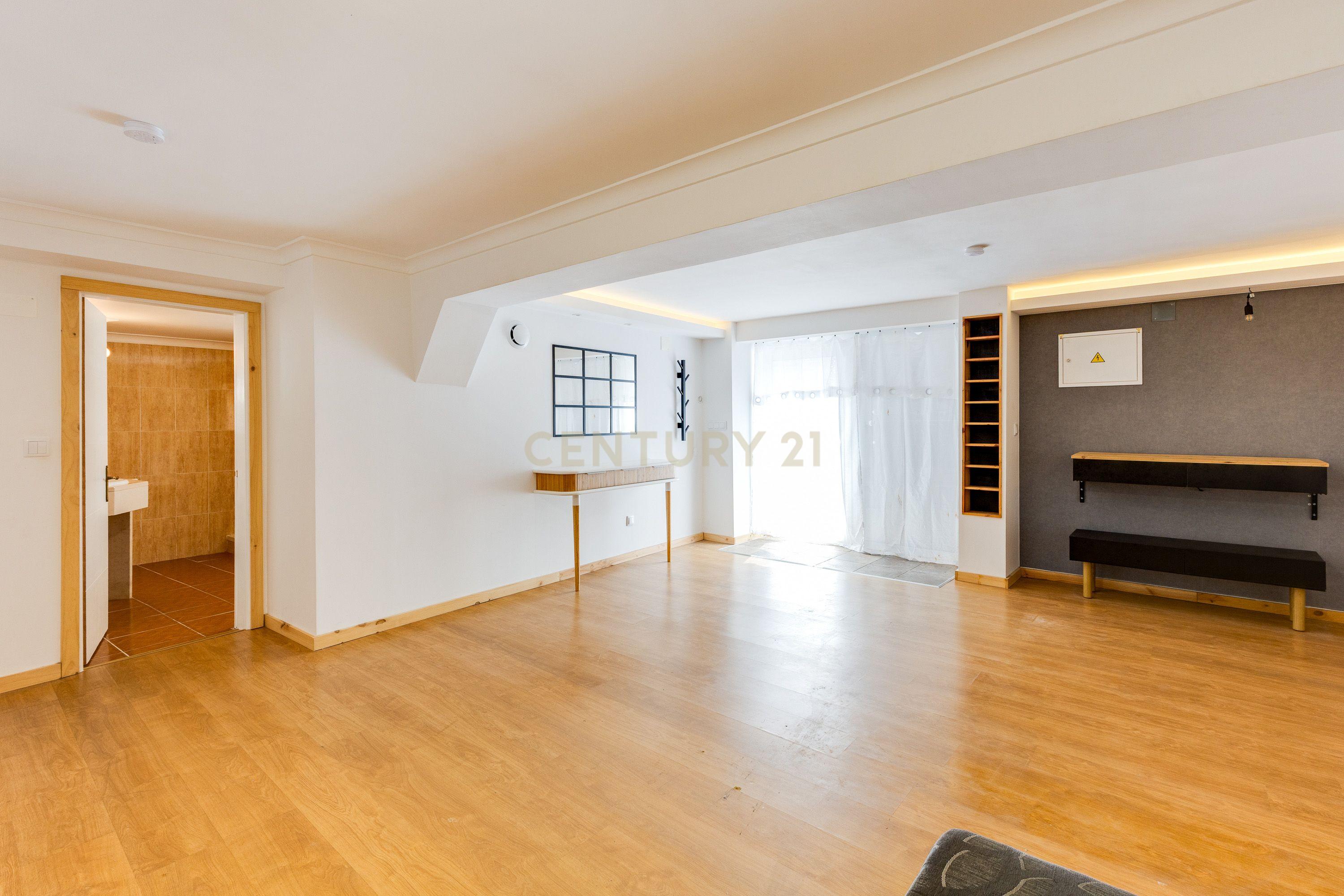 Fotografia 5 de Casa T3 em Maceira, Leiria - Conforto e Praticidade