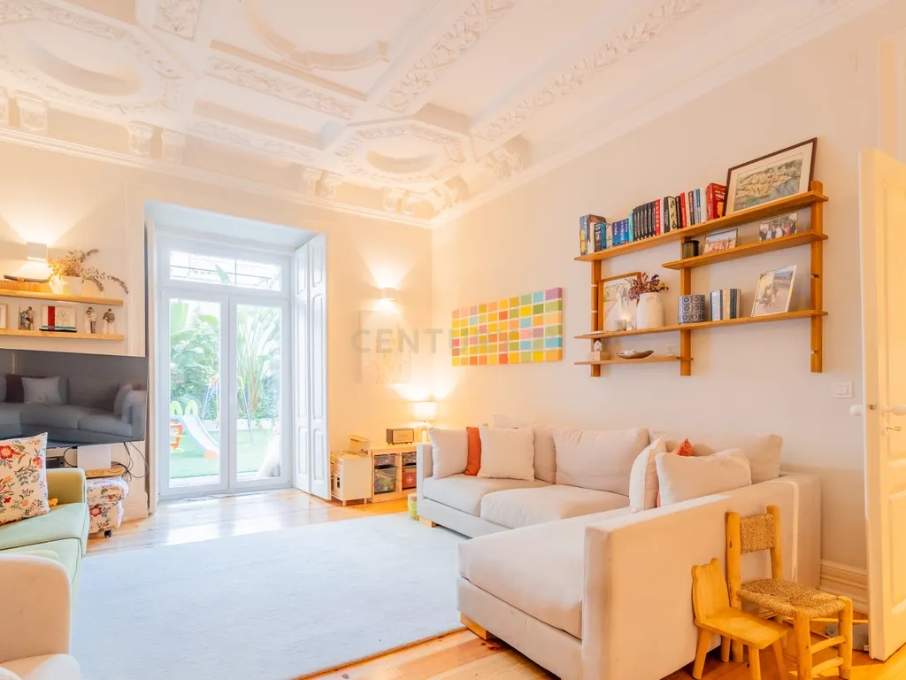 Apartamento T5 de Charme com Jardim Privativo nas Avenidas Novas | Avenida 5 de Outubro, Lisboa - Image 4