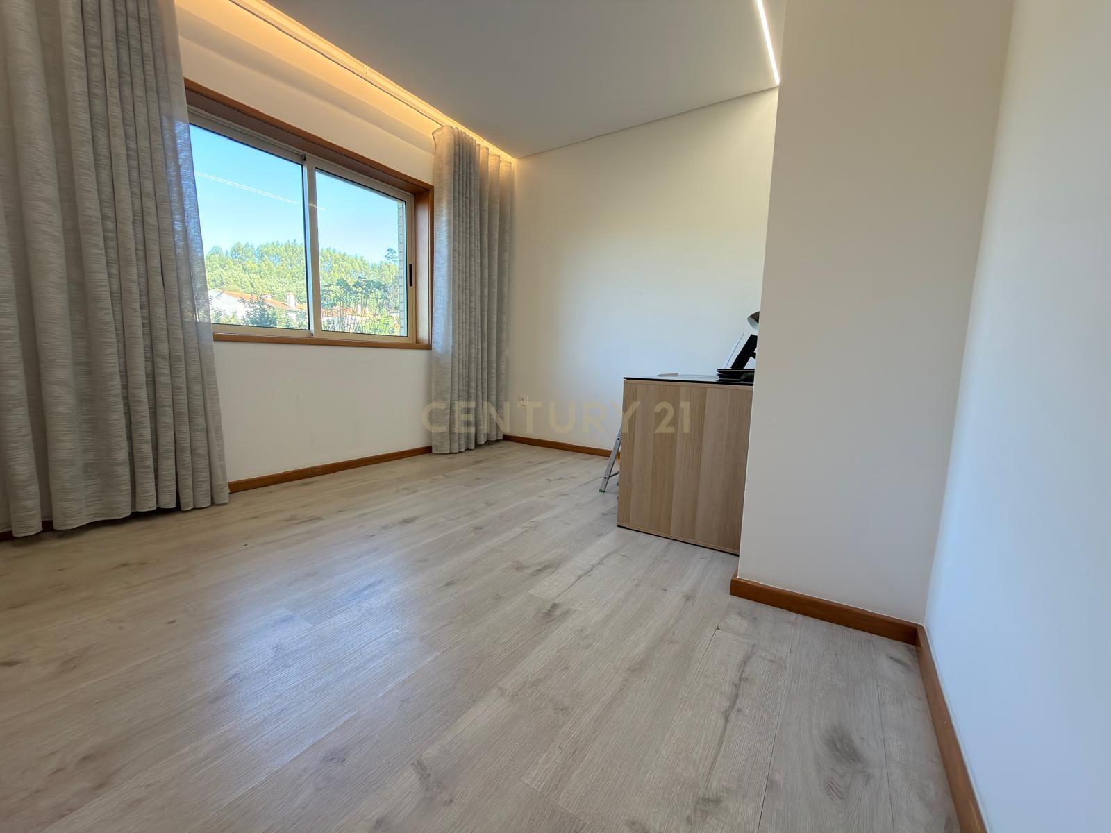 Apartamento T2 à venda em Nogueira da Regedoura, Santa Maria da Feira — foto 11