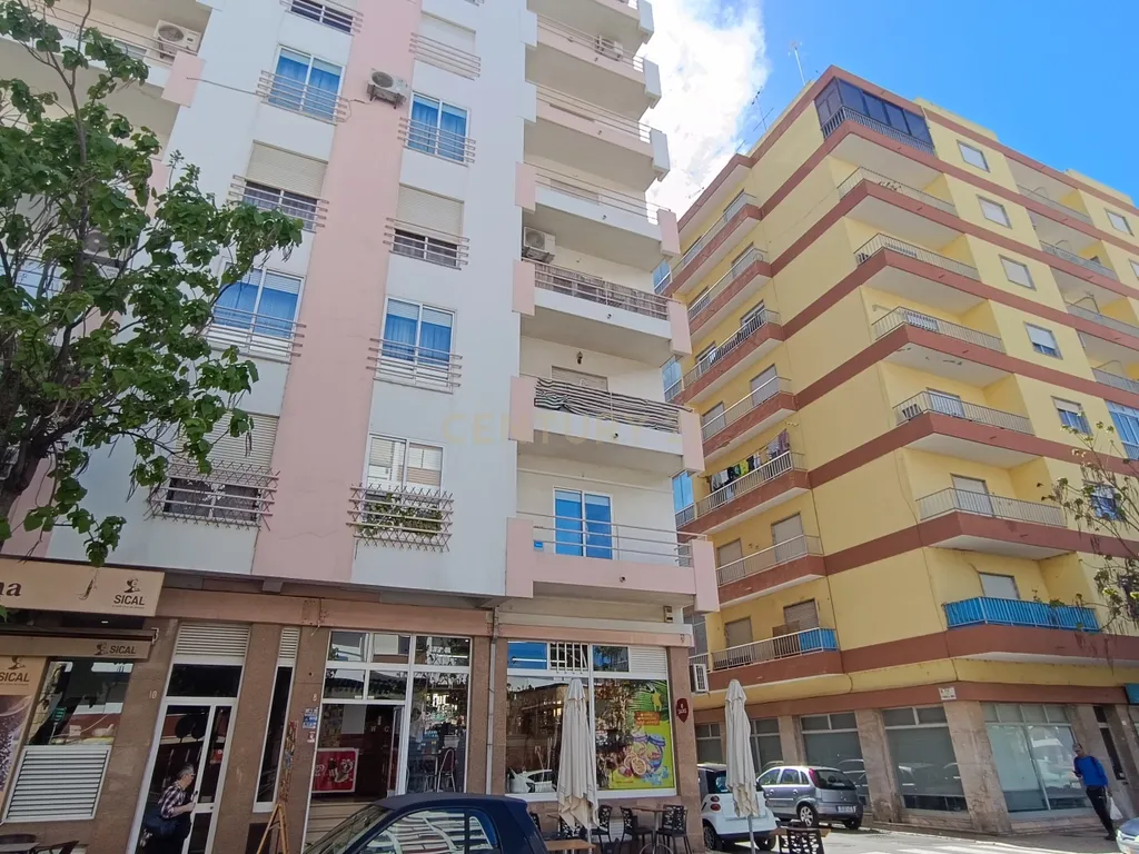 Moderno Apartamento T4 no centro de Olhão - Image 21