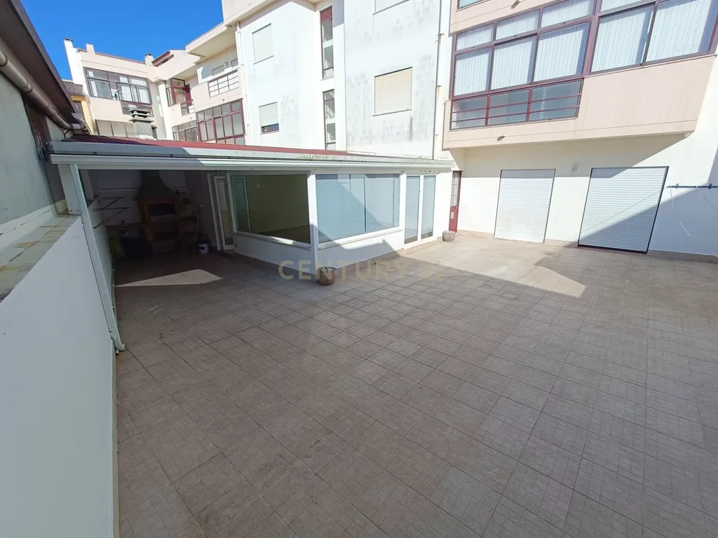 Apartamento T3 com terraço e garagem para 2 Carros, a 350 metros da Praia, São Pedro, Figueira da Foz - Image 22