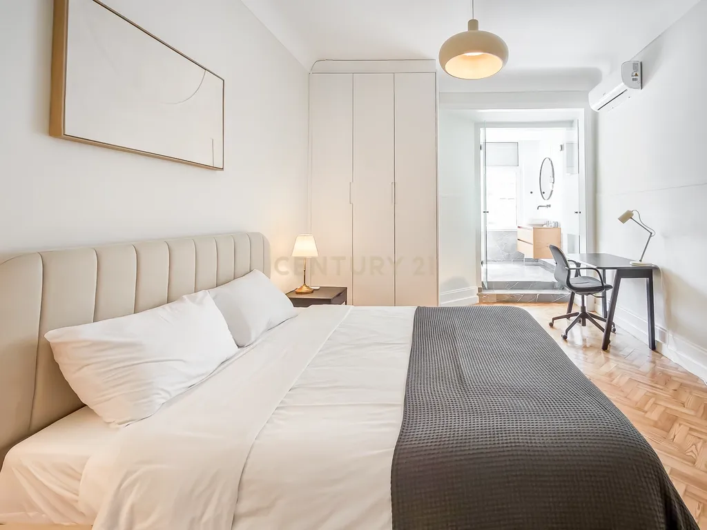 Apartamento T3 de Luxo na Av. Elias Garcia — Totalmente Mobilado e Pronto a Habitar - Image 18