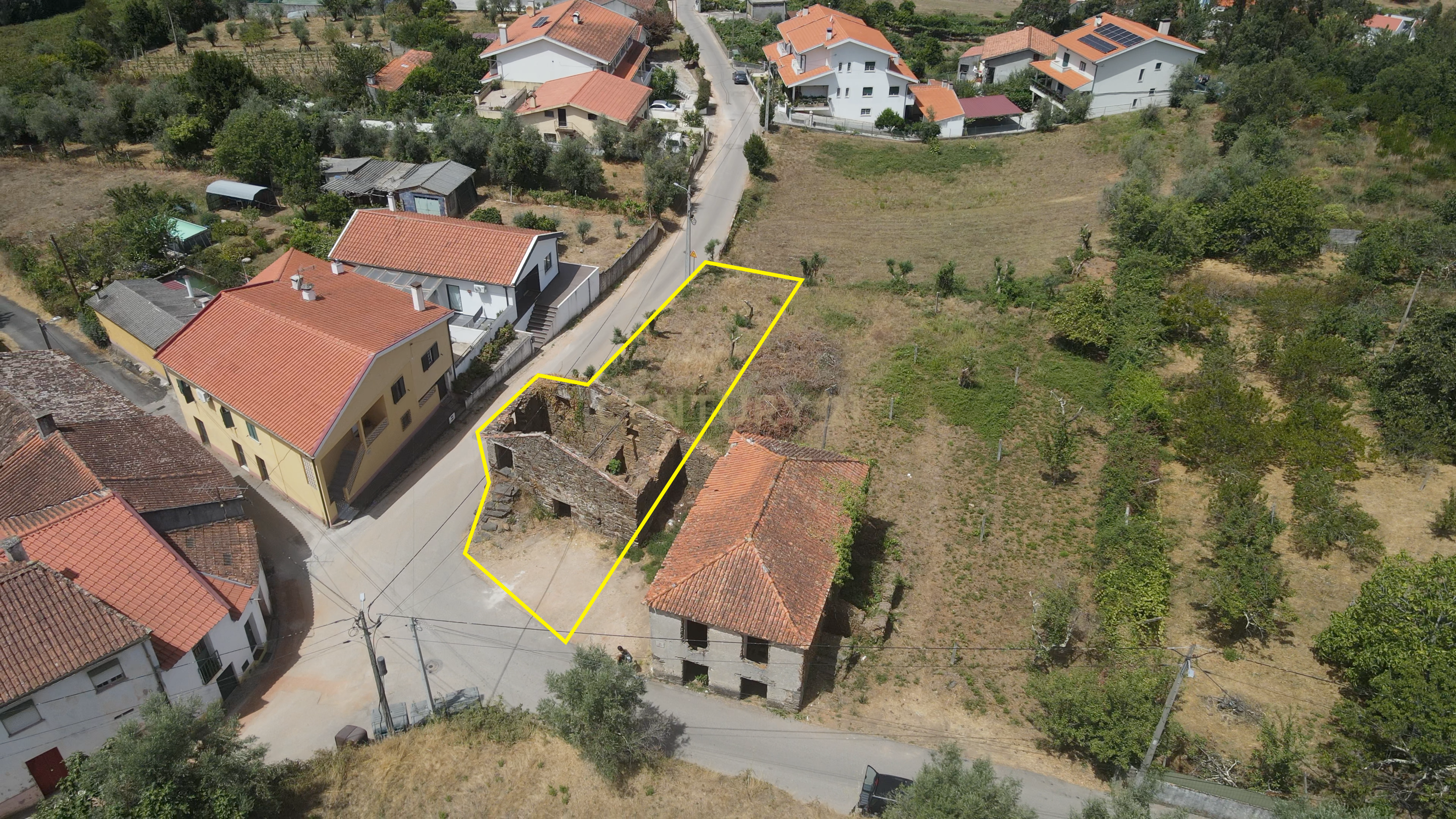 Fotografia 7 de Casa em Pedra para Recuperação | Excelente Oportunidade de Investimento