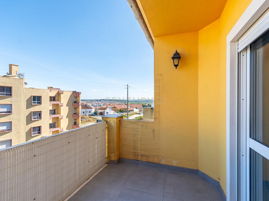Apartamento T3 em Condomínio Fechado na Horta dos Vimes, Alenquer - Image 20