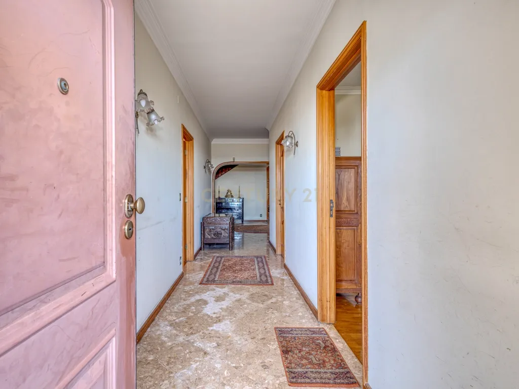 Fabulosa Moradia T6 Independente em Santo Ovídio, na zona nobre de Vila Nova de Gaia! - Image 32