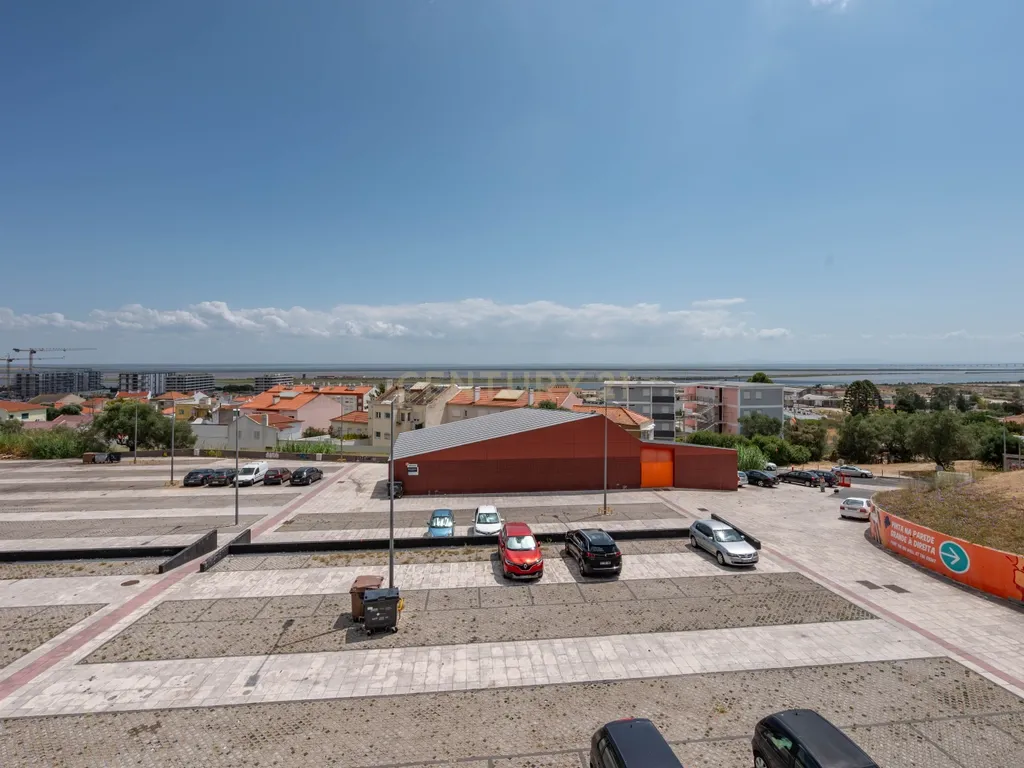 T3 com vista rio, box para 4 carros | Póvoa de Santa Iria - Image 32