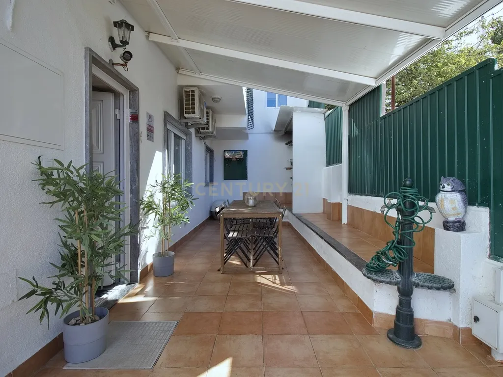 Andar de moradia T4 na Madorna, Cascais - Image 1