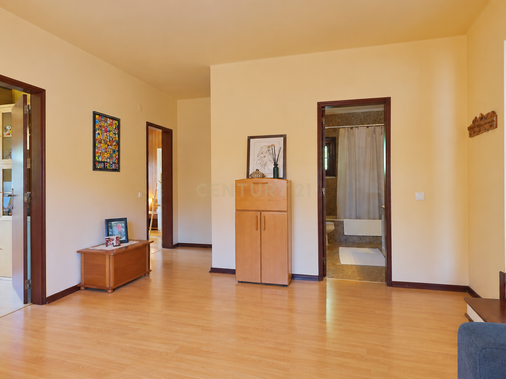 Casa T5 na Verdizela - Qualidade e Exclusividade - Image 13