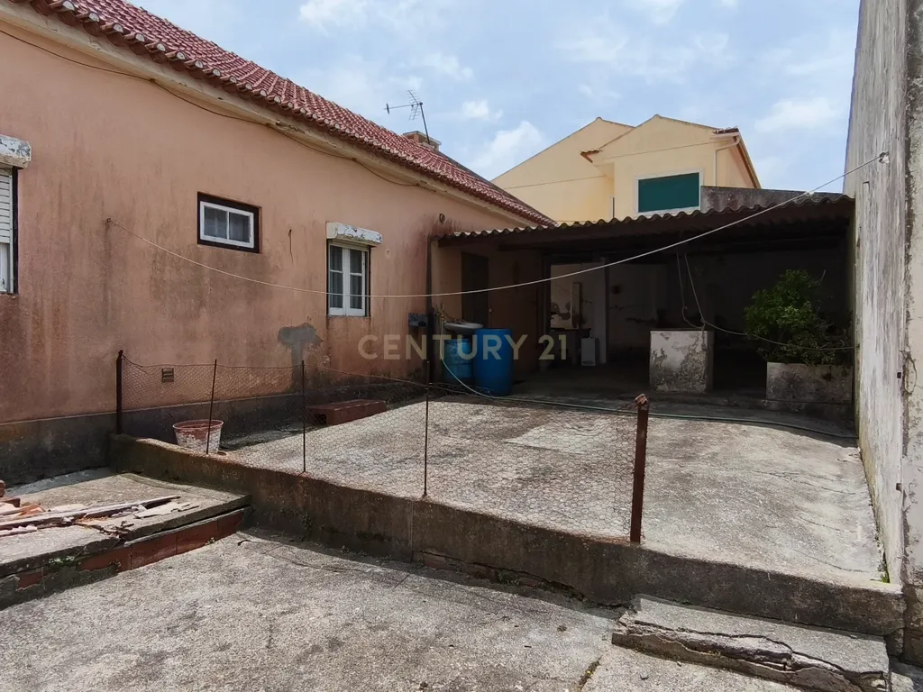 Moradia T4 em Torres Vedras em lote de 625m2 - Image 4