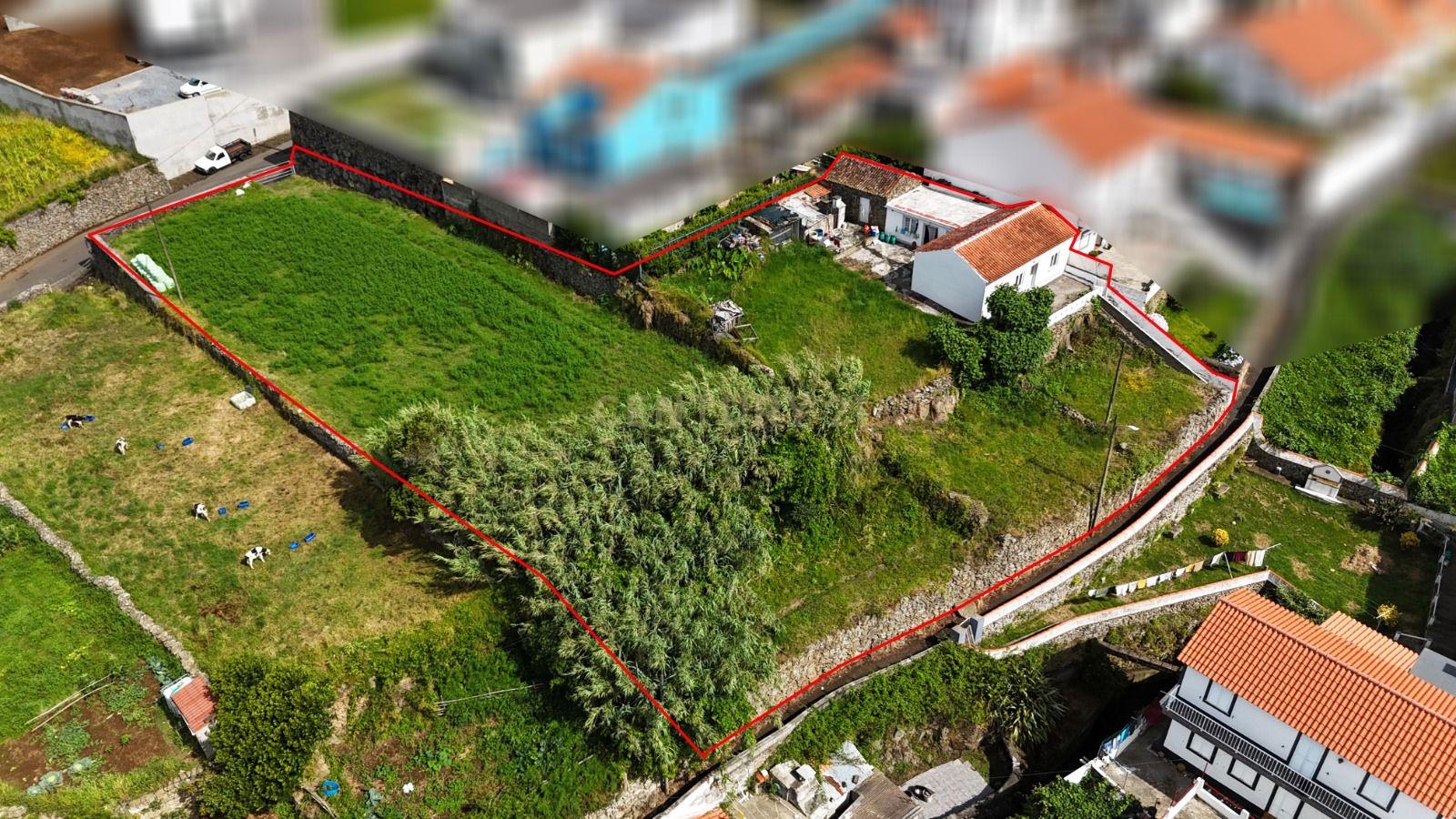 Fotografia 3 de T2 com Terreno para Construção — Ideal para Projeto Futuro