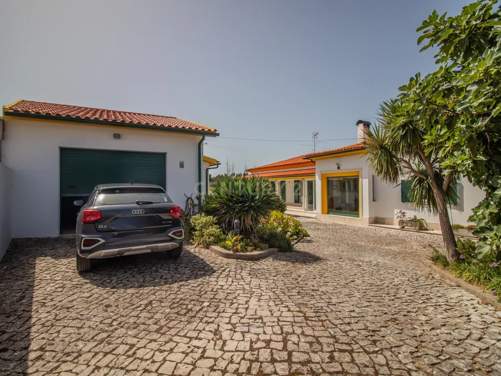 Moradia térrea T3+T0 com piscina, garagem e terreno com 2.257 m², no Ervedal, em Quiaios - Image 29