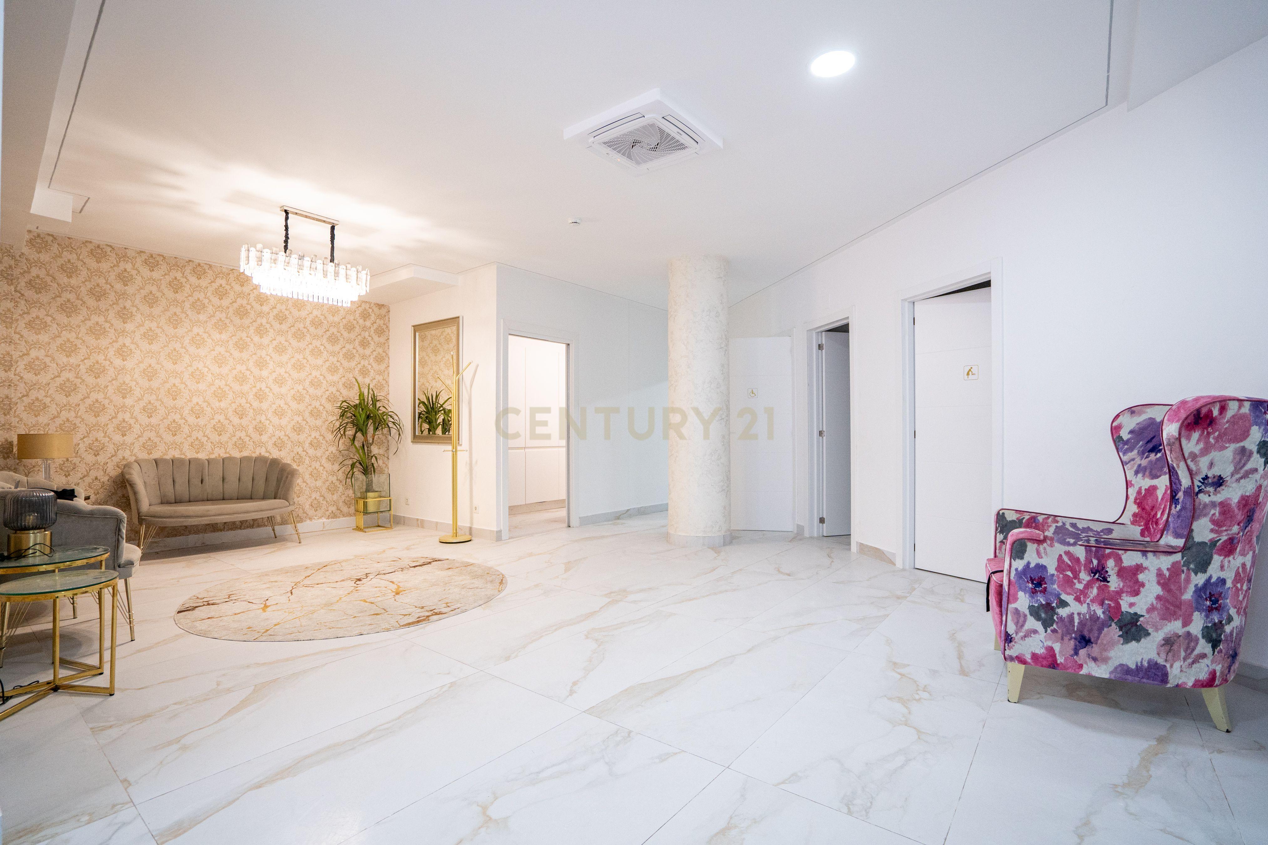 Fotografia 7 de Loja - Armazém para Comércio remodelada na Amadora, Venteira