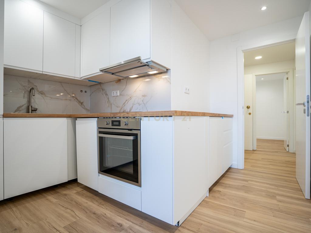 Apartamento T2, Rua do Mato Grosso, Santa Engrácia, São Vicente - Image 3