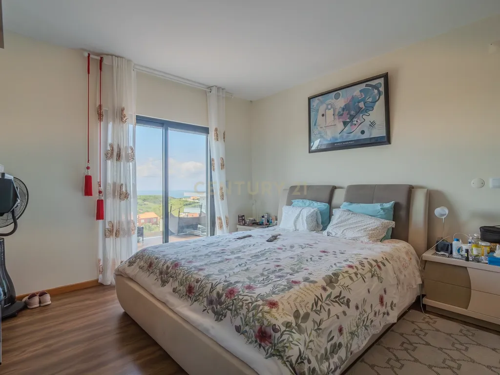 Moderna moradia geminada com vista mar - Ericeira - Image 5