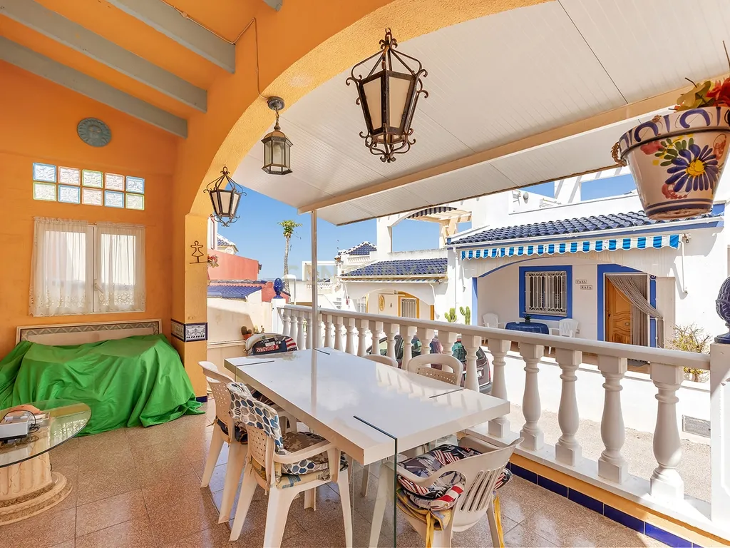 Chalet em Torrevieja, Alicante — Oportunidade de Investimento - Image 13
