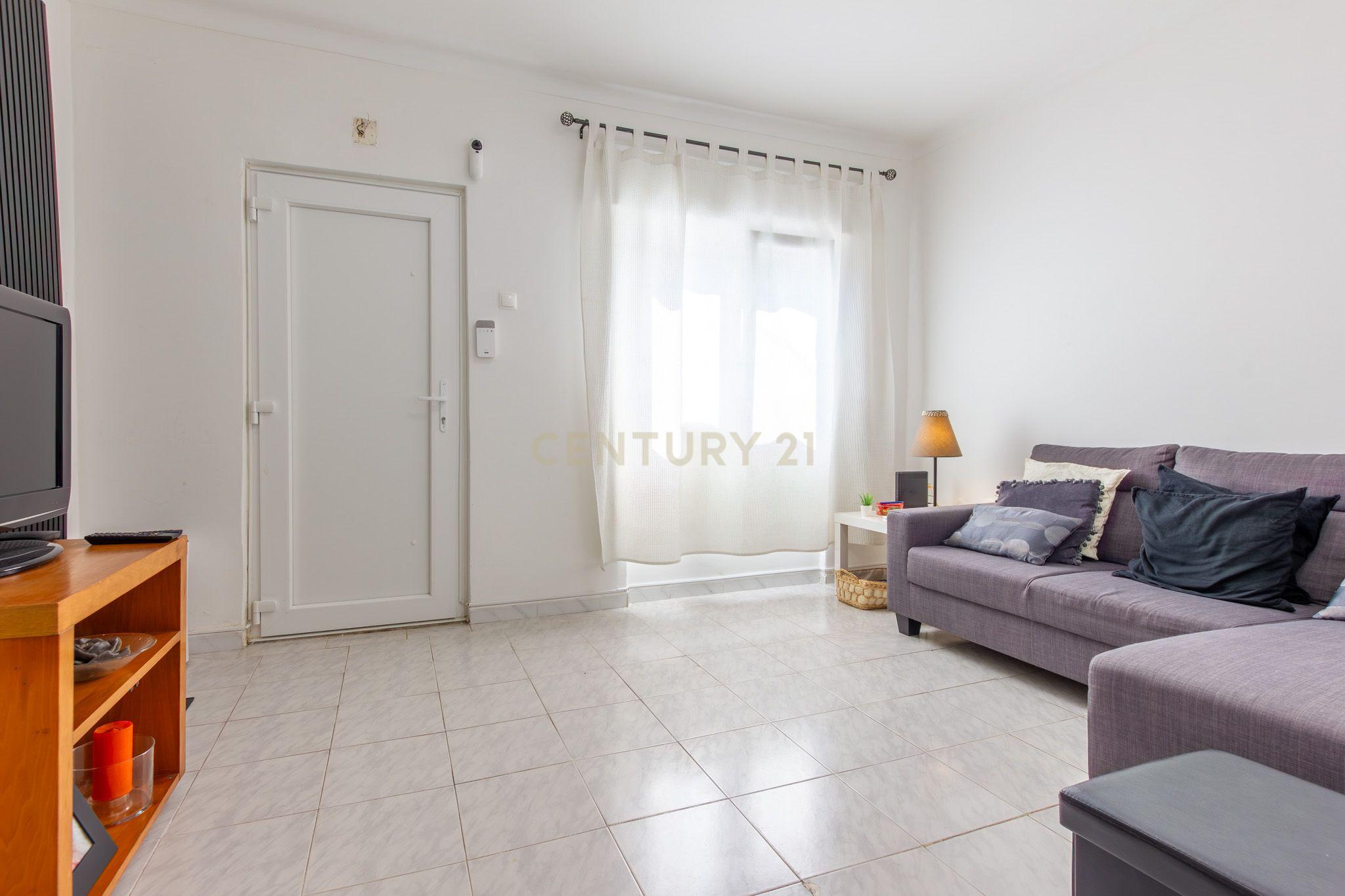 Fotografia 3 de Casa Renovada em Setúbal com Vista Panorâmica