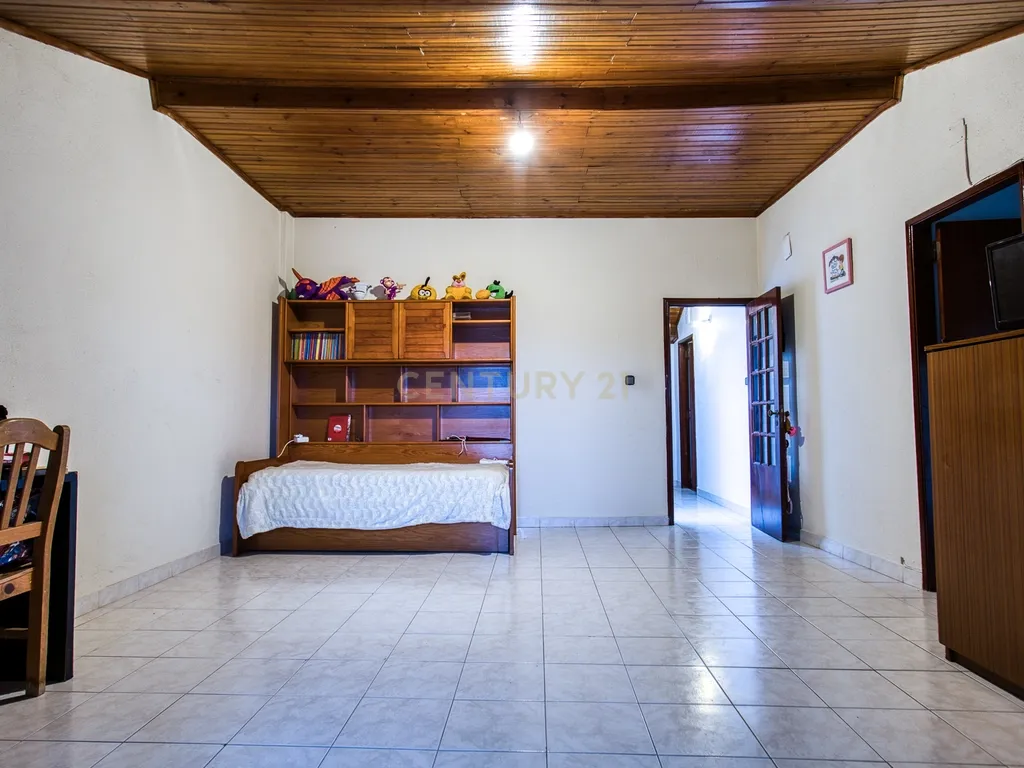 Moradia com elevado potencial de rentabilização em Camarões – Almargem do Bispo - Image 6