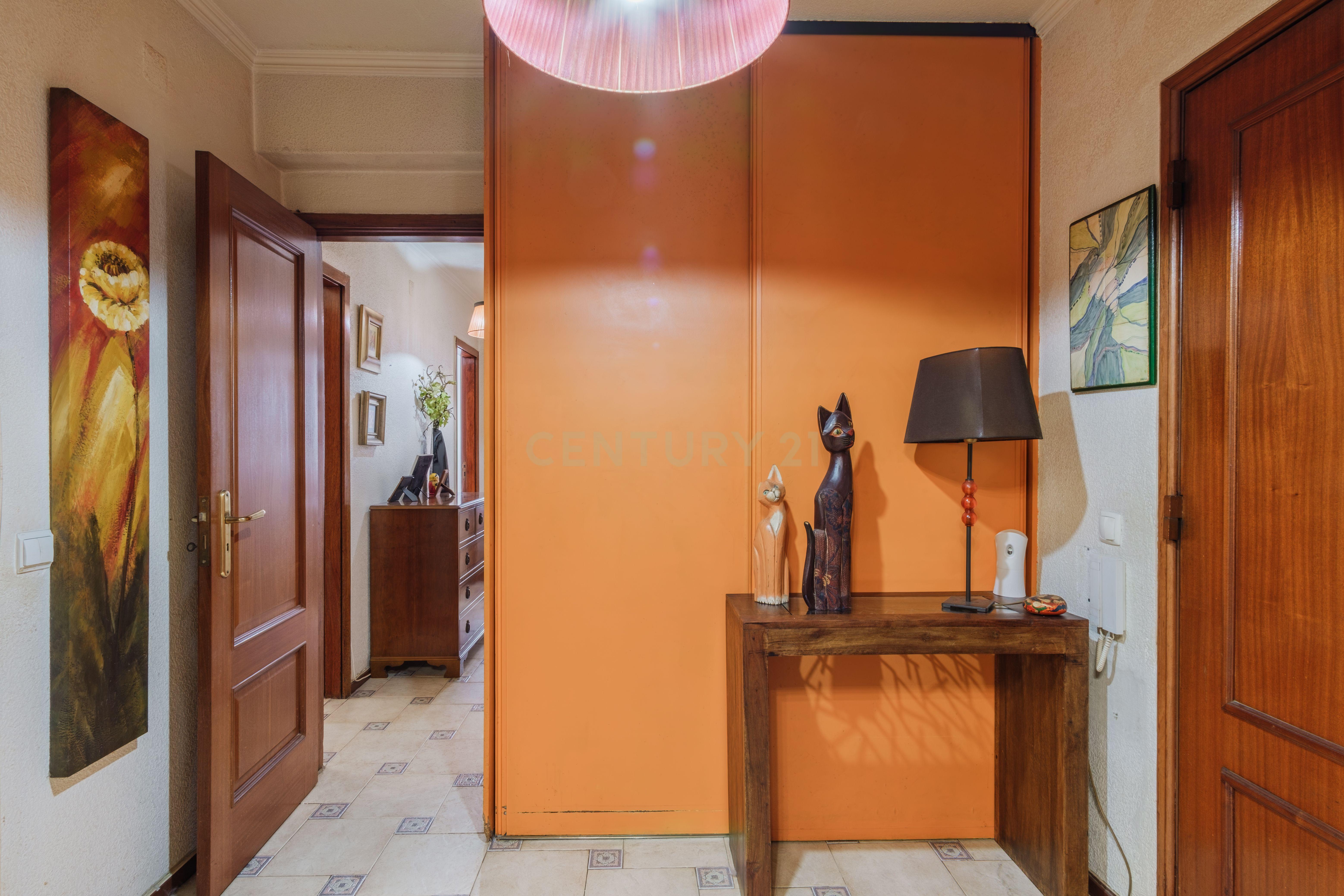 Fotografia 6 de Apartamento T3 com elevador, estacionamento e arrecadação em Benfica