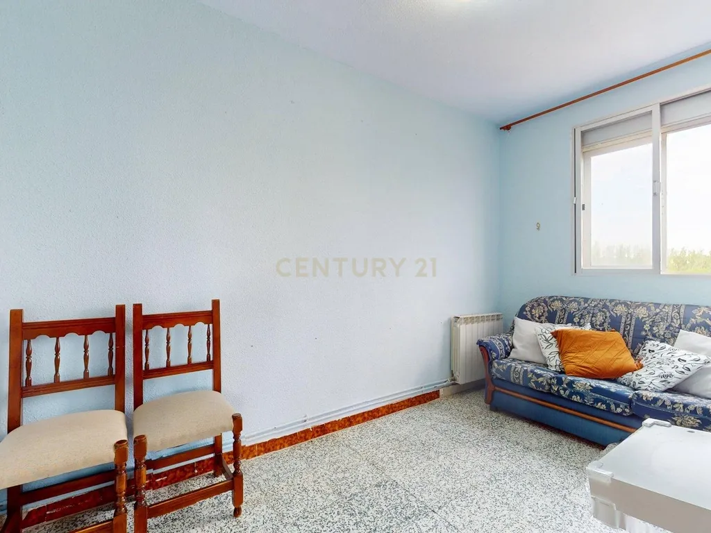 Apartamento T2 com Terraço em Madrid - Oportunidade de Recuperação - Image 20