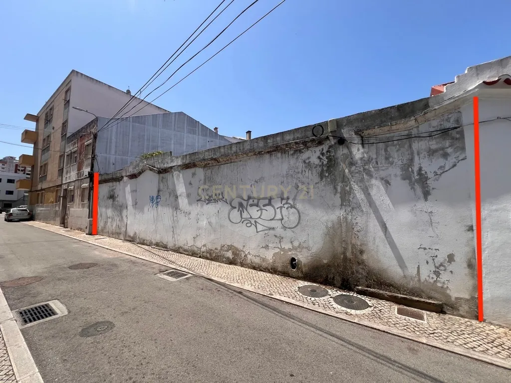 Prédio com terreno para construção e 3 Casas com frente para 2 ruas - Image 21