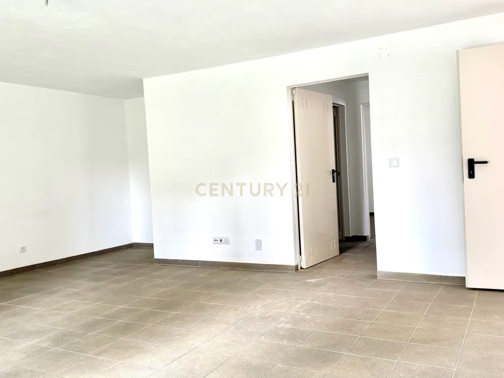 Oportunidade: Moradia T5 com jardim e piscina, na Sobreda, Almada. Em Venda! - Image 26