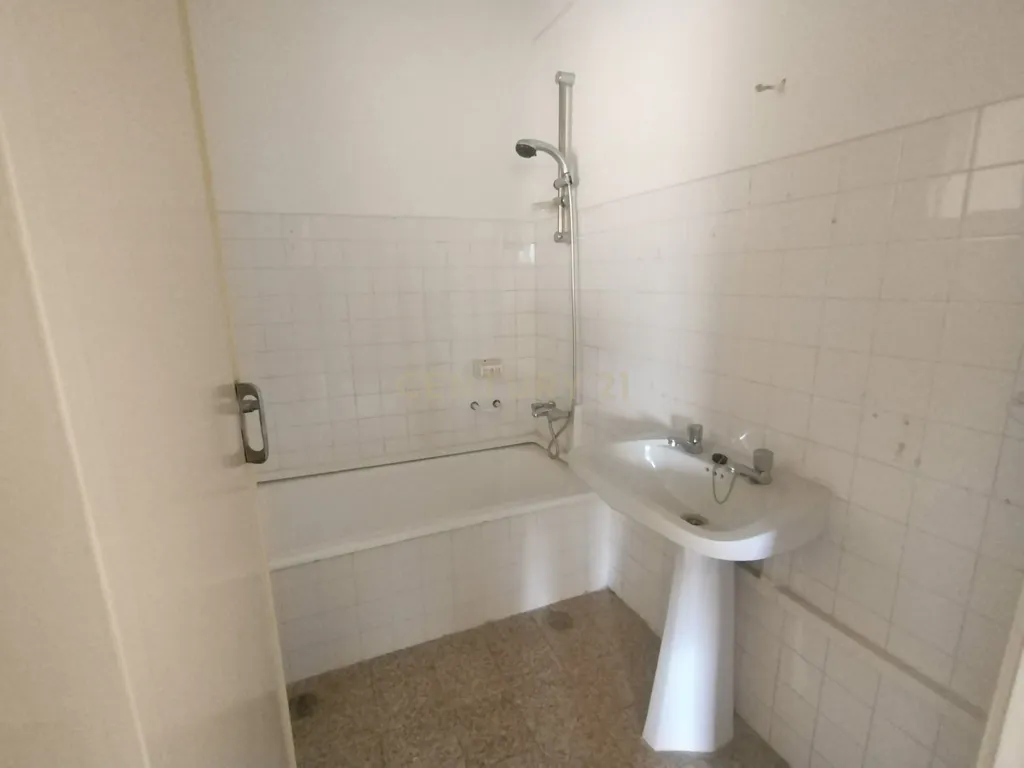 Prédio no Centro de Sacavém : Oportunidade de Investimento - Image 21