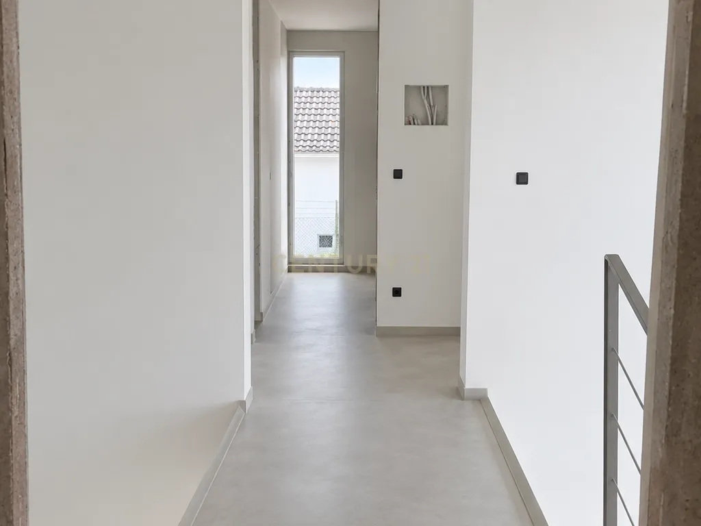 Villa 140 | Moradia com Projeto de Arquitetura Contemporânea, Piscina e Jardim Privativo, em Construção na Aroeira - Image 7