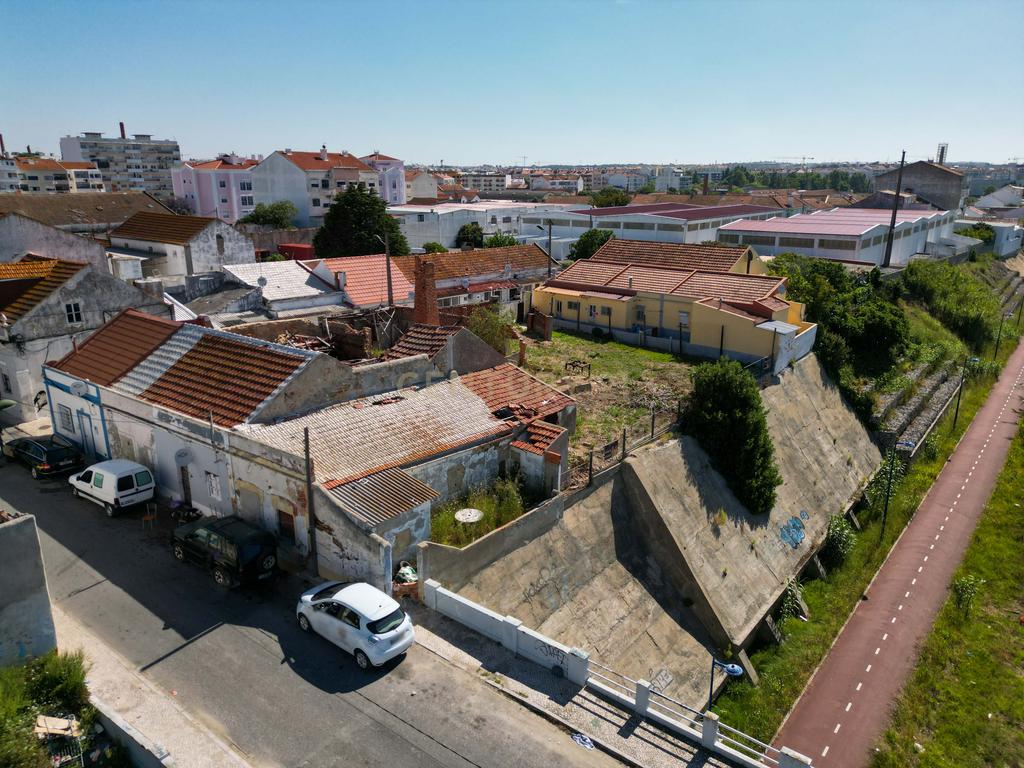 Montijo - Lote para construção de prédio com 3 andares com 558 m2. Vista Rio - Image 12