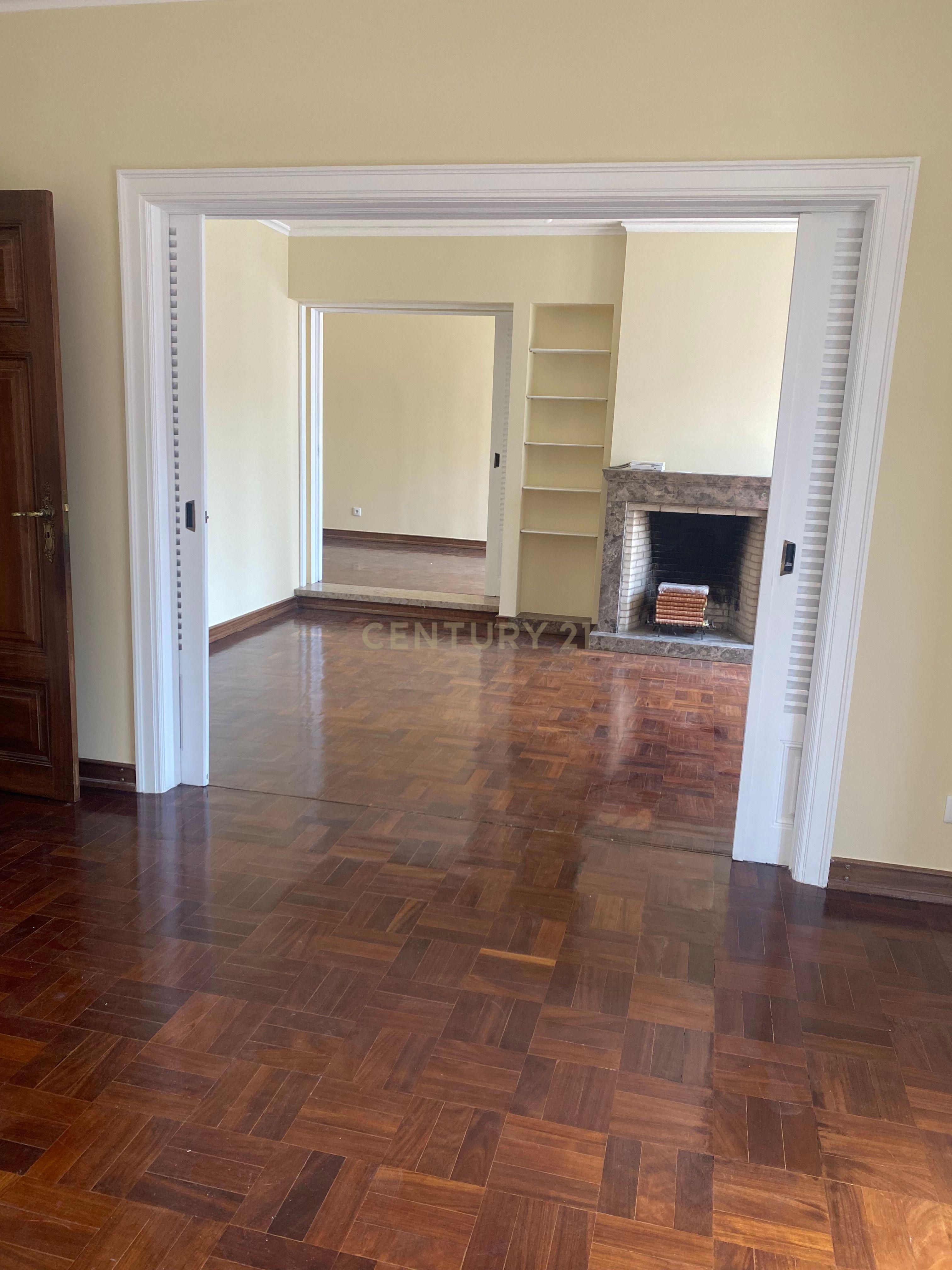 Apartamento  T5 Renovado -  Av Barbosa de Bocage - Image 6